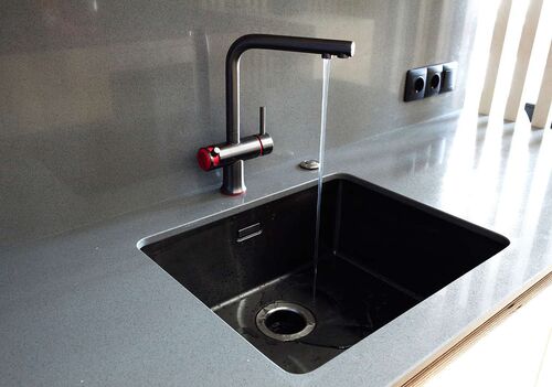 Смеситель Omoikiri Hotaru-GB латунь/графит Смеситель Omoikiri Hotaru-GB латунь/графит