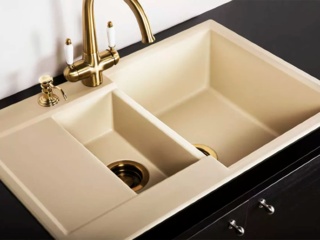 Практичные мойки Omoikiri с двумя чашами