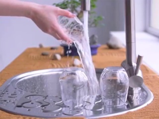 Кухонные раковины Omoikiri с небольшим крылом – компактные модели