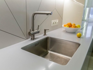 Как выбрать смеситель для кухонной мойки из нержавеющей стали