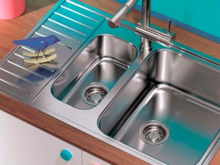 Как выбрать смеситель для кухонной мойки из нержавеющей сталиКак выбрать смеситель для кухонной мойки из нержавеющей стали
