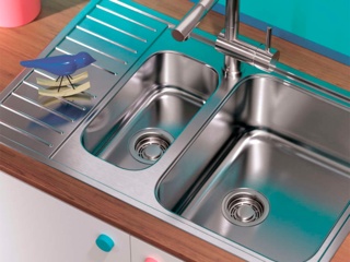 Зачем покупать мойку с крылом в столешницу?