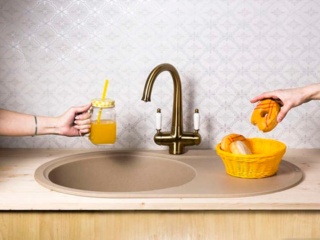 Зачем покупать мойку с крылом в столешницу?