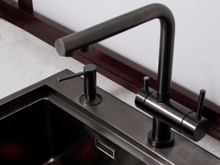 Комплект сантехники Omoikiri для небольшой кухни