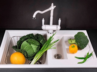 Как тестируют мойки Omoikiri TETOGRANIT