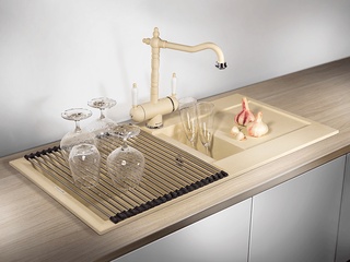 Смесители Omoikiri в ванильном цвете