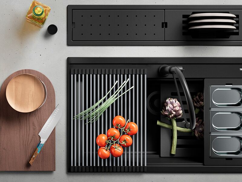 Декоративная вставка из эпоксидной смолы в ножах Mikadzo