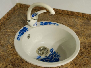 Объемный орнамент на мойках Omoikiri – особенности дизайна