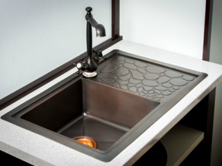 Монтаж моек Омойкири на герметик