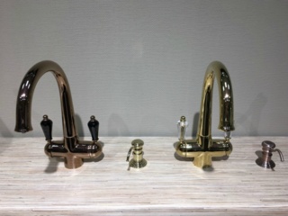 Смеситель Omoikiri OKINAWA-RG-BL цвета «розовое золото»