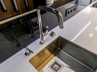 Самые популярные виды кухонных смесителей – достоинства и недостатки конструкции