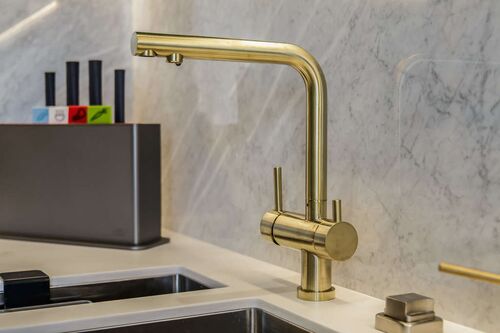 Смеситель Omoikiri Nagano-PVD-G латунь/светлое золото, ONA-PVD-LG-35, 4994178
